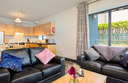 Sligo Apartment | 98 m² Apartment ∙ 4 bedrooms ∙ 5 guests