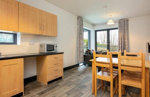 Sligo Apartment | 98 m² Apartment ∙ 4 bedrooms ∙ 5 guests