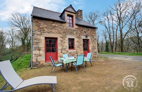 Corseul House | 98 m² Gîte ∙ 2 bedrooms ∙ 4 guests