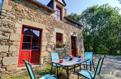 Corseul House | 98 m² Gîte ∙ 2 bedrooms ∙ 4 guests