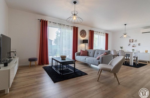 Fronton House | 98 m² Gîte ∙ 3 bedrooms ∙ 6 guests