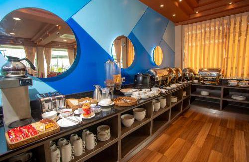 Bahan Hotel | 98 m² Hotel ∙ 2 bedrooms ∙ 6 guests