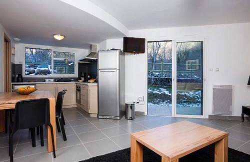 Aston House | 98 m² House ∙ 3 bedrooms ∙ 6 guests