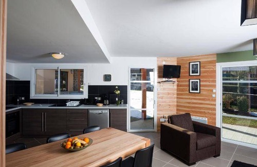 Aston House | 98 m² House ∙ 3 bedrooms ∙ 6 guests