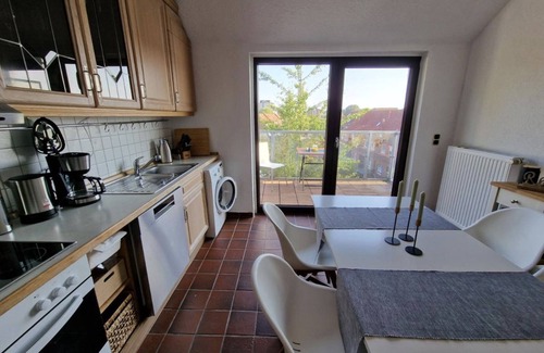 Heppens Apartment | 98qm Wohnung im Villenviertel - Voll Ausgestattet mit Balkon und Kamin + Wlan