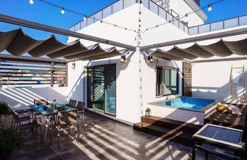 Chungmu Hotel | 99 m² Hotel ∙ 2 bedrooms ∙ 9 guests