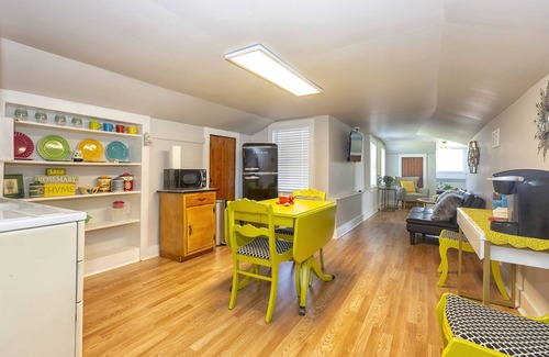 Bainbridge Apartment | A 1 bedroom 1 futon1 bath upstairs of The HH & downstairs is separate to rent.