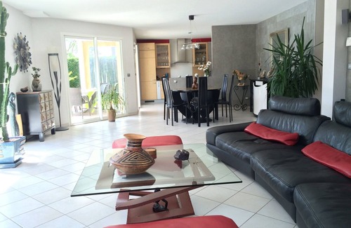 Pringy Villa | A 6 KM FROM THE LAKE ANNECY VILLA GARDEN LIGHT AND WITH TREES HEATED POOL