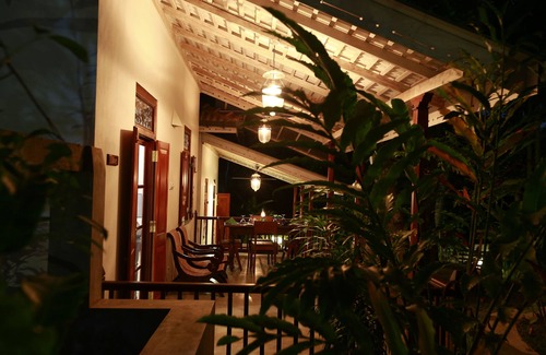 Kaduruduwa Villa | A “barefoot luxury” combination of colonial Dutch style and elegant