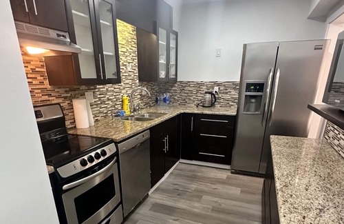 Delta House | A beautiful 2 bedroom suite with kitchen and 2 washrooms