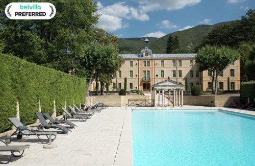 Montbrun-les-Bains Apartment | A beautiful 2 persons studio in a chateau with swimming pool