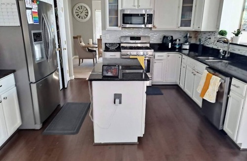 Montpelier House | A beautiful 4bedroom/2.5 bathroom home in a quiet area of Laurel.