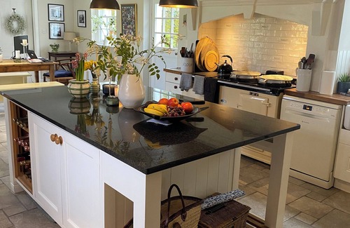 Newbridge Cottage | A beautiful and picturesque home set in its own extensive gardens. Sleeps 8.