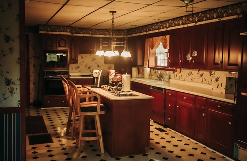 Shawanee House | A beautiful colonial house with breathtaking views of the Cumberland Gap Mnts!
