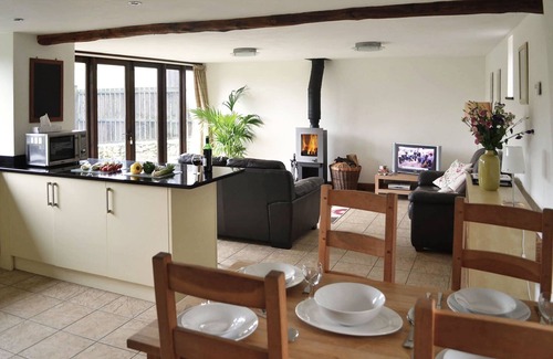 Honiton Cottage | A beautiful conversion of a 400-year-old threshing barn. Pet-friendly.