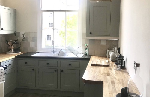 Cheltenham Apartment | A Beautiful Grade II regency property with parking
