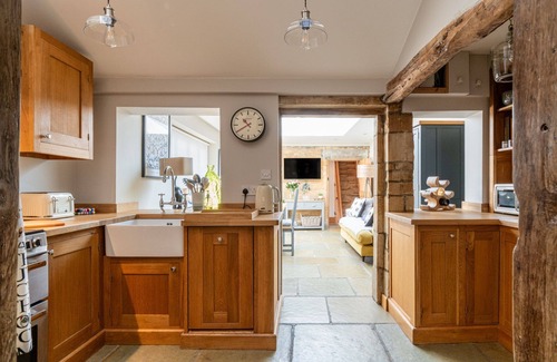 Stanton Cottage | A beautiful quintessential Cotswold Cottage - Honeysuckle Cottage, Stanton