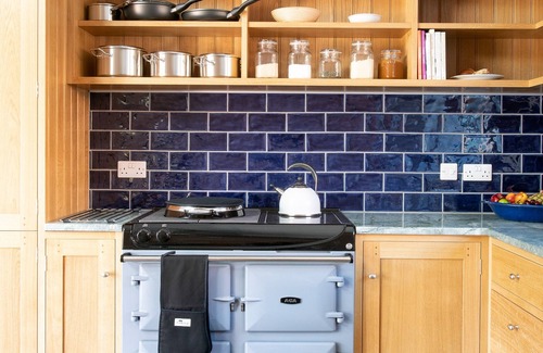 Haddington Cottage | A beautifully renovated rural retreat for families and groups set in extensive grounds.