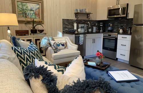 Olde Town House | A Charming Carriage House Apartment in Stock Farm in Old Town Bluffton