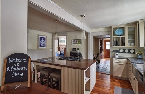 Southern Pines House | A Cinderella Story -Downtown Southern Pines