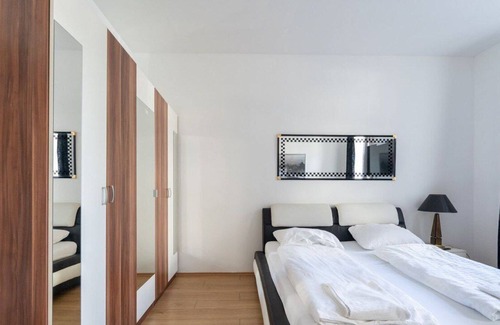 Simmering Apartment | A comfortable, well-located Elite Apartment KR