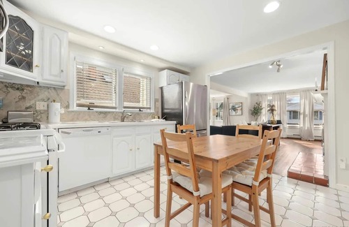 Black Rock Historic District House | A Courtland Escape - 3bedroom - Perfect for a Family Stay. Welcome