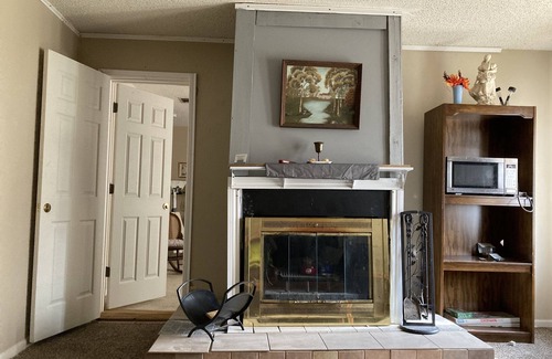 Wichita Falls House | A Cozy 3 Bed 1 bath home with fireplace+ Food Pantry
