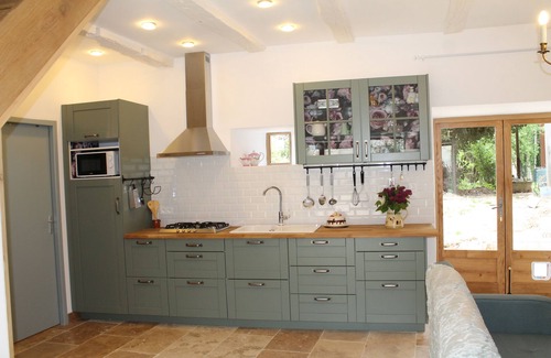 Ayen House | A Cozy Accessible Cottage with a Private Garden Le Mas No 16