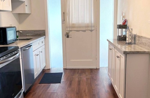 Eugene House | A Cozy House, close to UO Hayward Field, M.Knighte Arena, AUZ Stadium