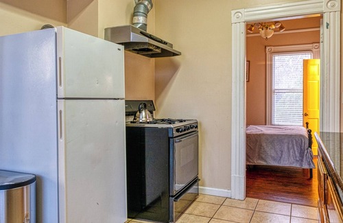 North Oak Park House | A+ DT 4BR Vic Walk to UC Davis & Shriner Med Cen
