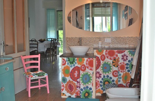 Mirandola House | A few km from the border with Lombardy, Emilia Romagna and Veneto, 30 parking pr