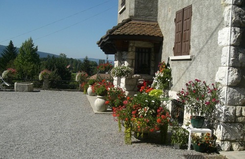 Duingt Apartment | A flat to rent in a charming house close to the lac of annecy and mont blanc