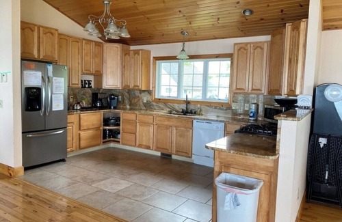 Geneva-on-the-Lake House | A- Frame of Mind is 4-bedroom house in charming G-O-T-L. Enjoy your stay