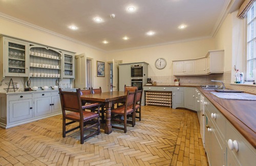 East Dereham Cottage | A grand 11 bedroom Victorian property, which sleeps 26 people.