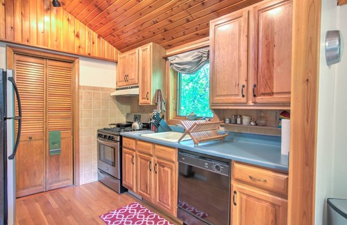 Glenwood Springs Cabin | A hidden gem! Cabin nestled in the trees in Glenwood Springs.