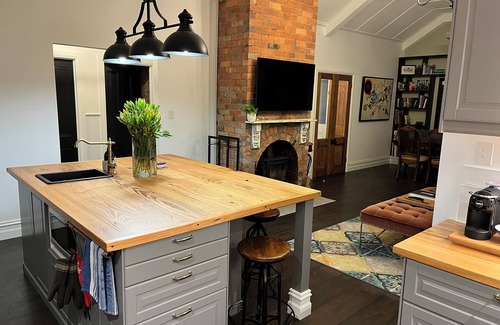 Woodend House | A Historic 2 Bedroom House in wonderful Woodend, the heart of the Macedon Ranges
