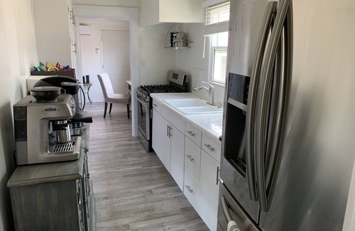 Alamitos Beach Apartment | A Home Away From Home