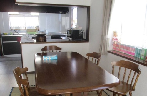Toyama House | A house with 2 parking spaces, located a 9-minute walk from Toyama Station! Akae-tei"] is ideal for work as well as travel. This is a ryokan where you can stay with no meal and relax as if you were in a vacation home.