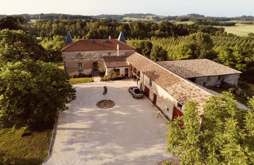 Villeneuve-sur-Lot House | A la Campagne, Maison Rénovée 5 Chambres Avec Piscine