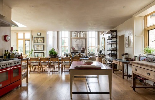 Lechlade House | A Large Cotswold Country Retreatnn