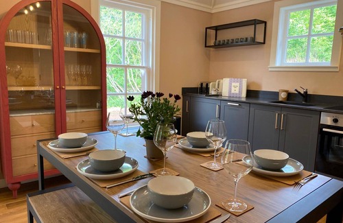 Dunbar Cottage | A-listed South Lodge, Dunbar with hot tub