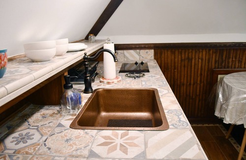 Snellville Apartment | A little hamlet for a writer or reader