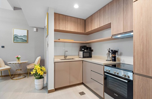Business Bay Apartment | A-Living Elegant 1BR Apartment Near Dubai Mall & Burj Khalifa in Missoni Tower