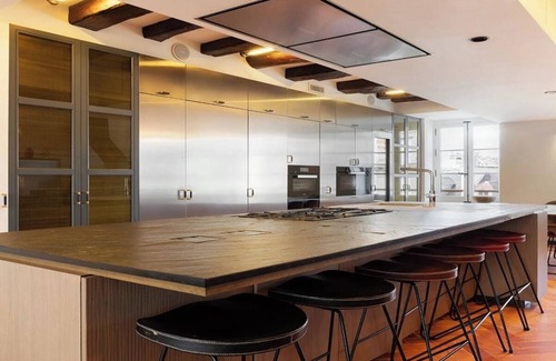 Quartier de la Roquette Apartment | A luxurious 550 m² haven with 6 bedrooms and 6 bathrooms across four floors