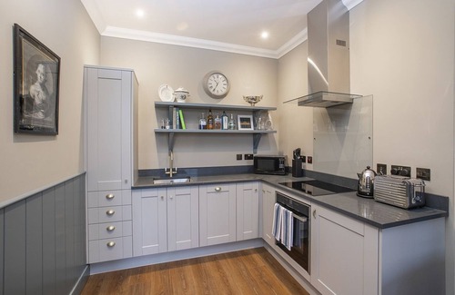 Lauder Apartment | A luxurious Scottish Castle retreat for two people