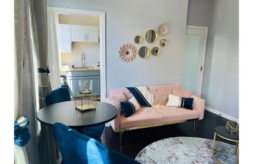 Newburgh Apartment | A luxurious stay.