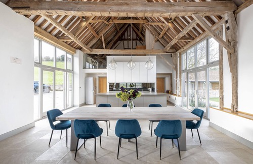 Sutton Mandeville House | A Luxury and exclusive converted barn and courtyard in the countryside