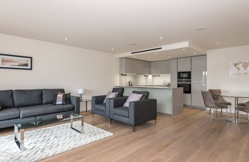 Whittington Apartment | A luxury, contemporary 2Bed & 2Bath Apartment Next to London Museum