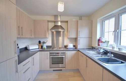 Camber House | A modern 3 double bedroom house in Camber, Rye near the sand dunes & beach.