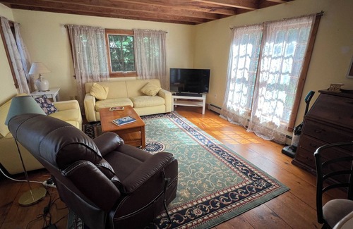 Waltham Other | A NEW ENGLAND ORIGINAL, 3-bedroom Colonial farmhouse, 3 min. from I90 & I95.